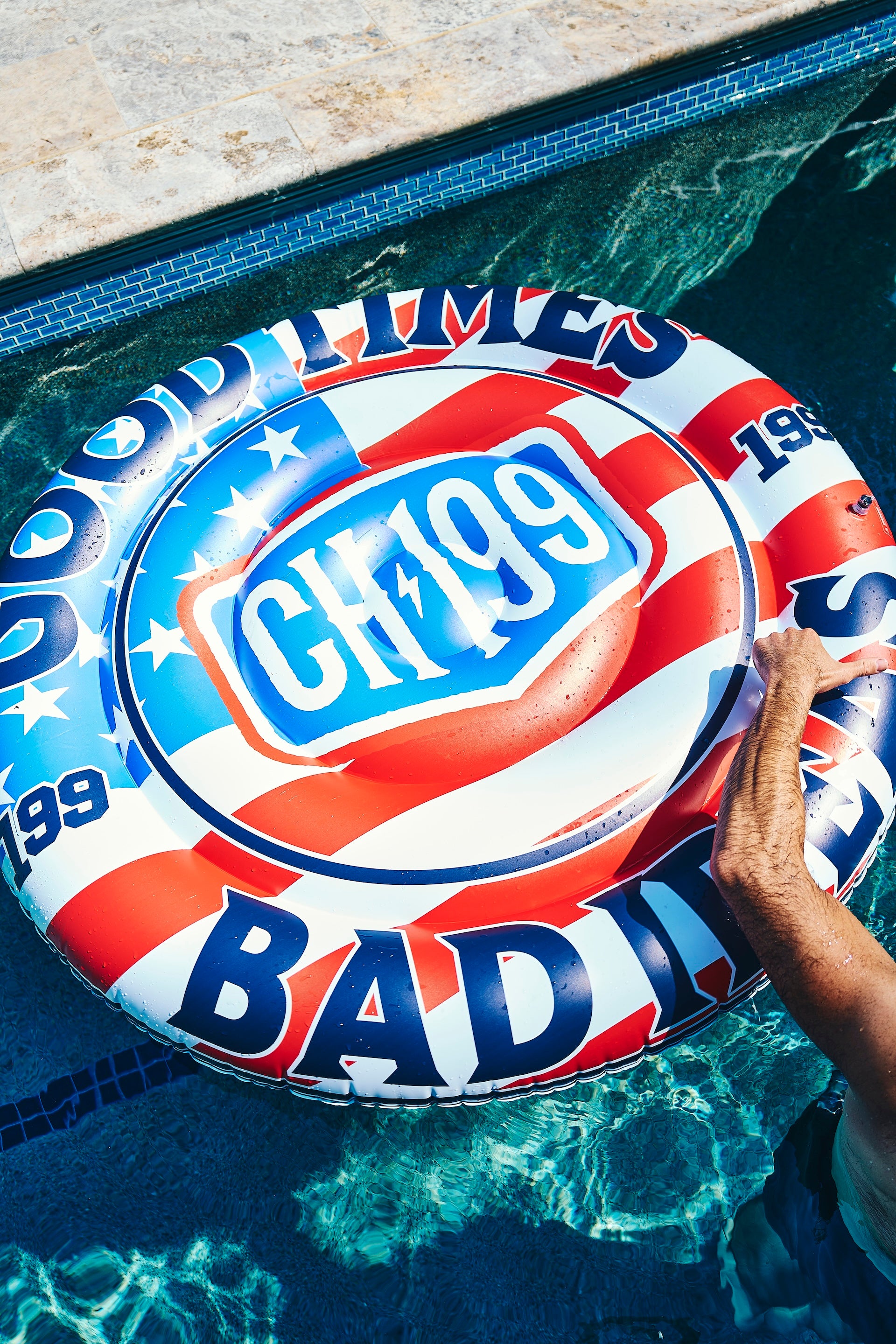 Ch 199 Freedom Pool Float lifestyle 2